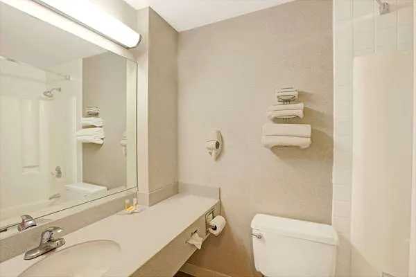 Days Inn by Wyndham Parsippany 5
