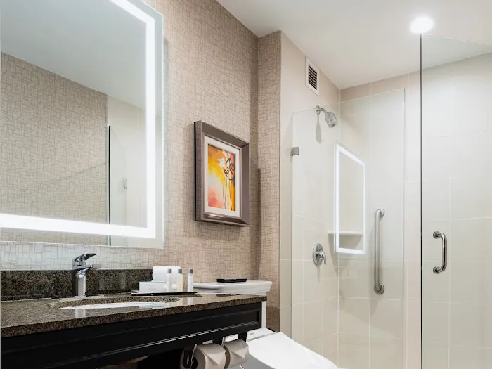 APA Hotel Woodbridge 5