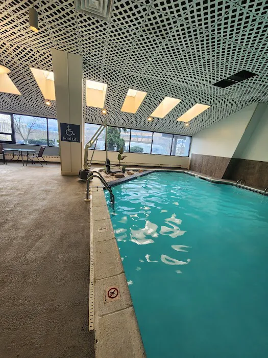 APA Hotel Woodbridge 5