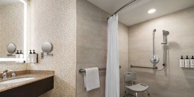 Crowne Plaza Edison, an IHG Hotel