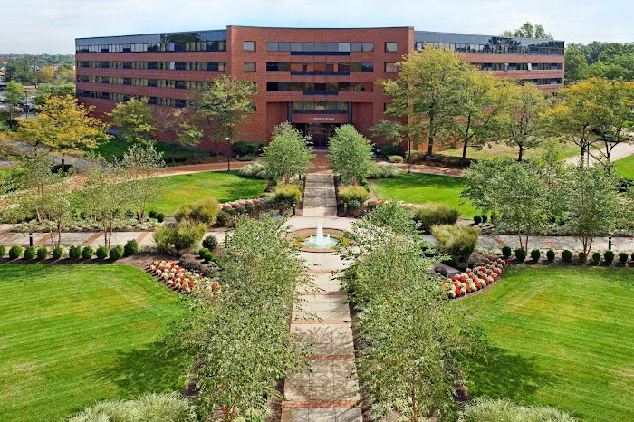 Crowne Plaza Edison, an IHG Hotel 4