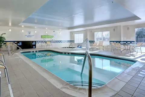 Fairfield Inn & Suites Edison-South Plainfield 4
