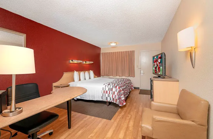 Red Roof Inn Edison 4