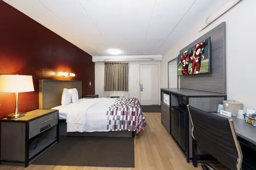 Red Roof Inn Edison 4