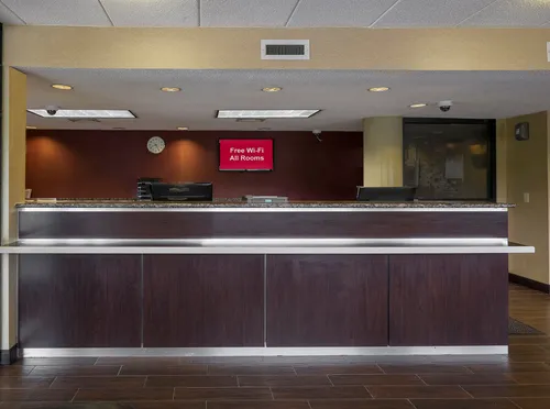 Red Roof Inn Edison 4