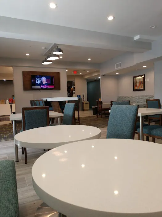 Hampton Inn Old Bridge 5