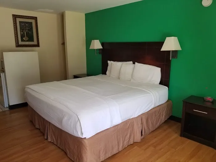 Crystal Inn 4