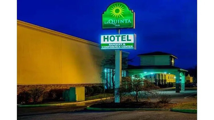 La Quinta Inn by Wyndham West Long Branch 4