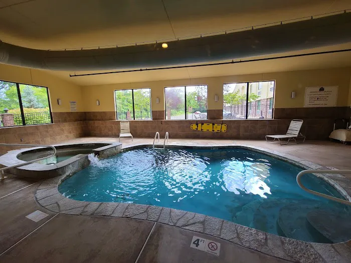 La Quinta Inn by Wyndham West Long Branch 4