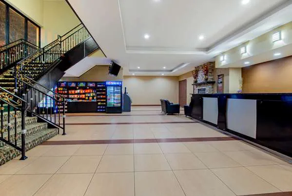La Quinta Inn by Wyndham West Long Branch 4