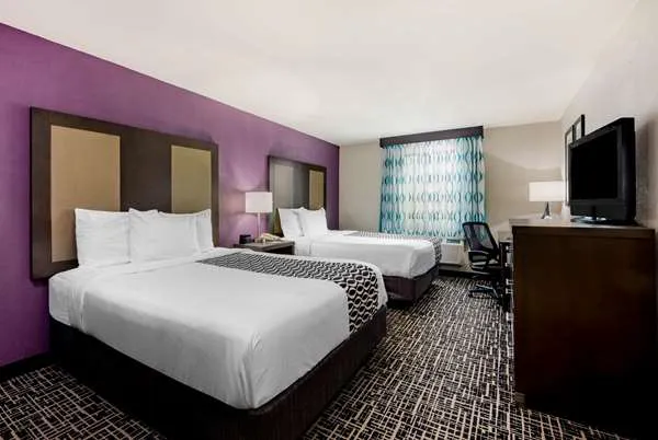 La Quinta Inn by Wyndham West Long Branch 4