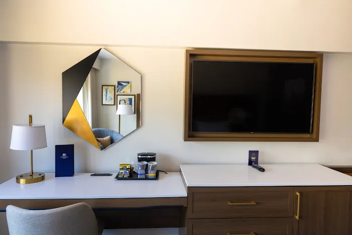 DoubleTree by Hilton Hotel Tinton Falls - Eatontown 4