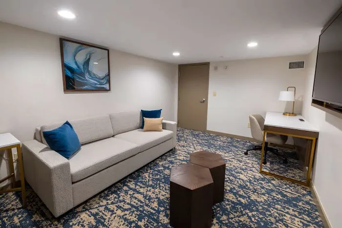 DoubleTree by Hilton Hotel Tinton Falls - Eatontown 4