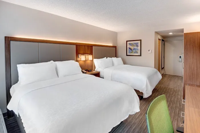 Holiday Inn Express & Suites West Long Branch - Eatontown by IHG 4