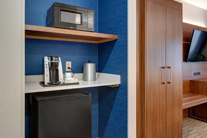 Holiday Inn Express & Suites West Long Branch - Eatontown by IHG 4