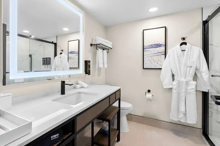 Latitude Suites Tinton Falls Eatontown,BW Premier Collection 4