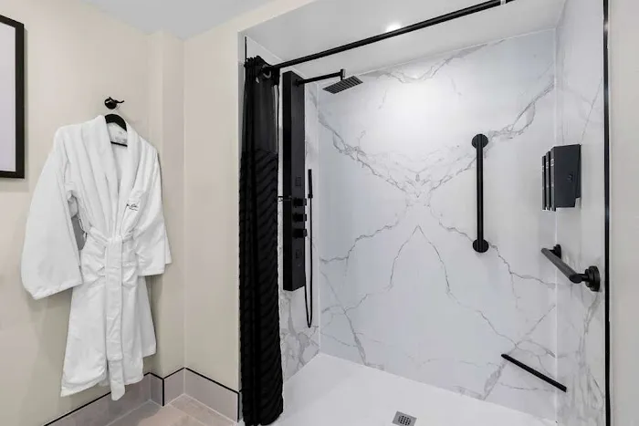 Latitude Suites Tinton Falls Eatontown,BW Premier Collection 4