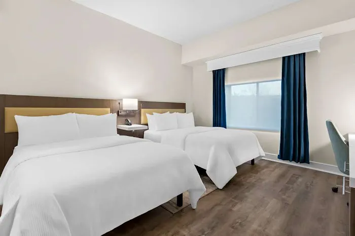 Latitude Suites Tinton Falls Eatontown,BW Premier Collection 4
