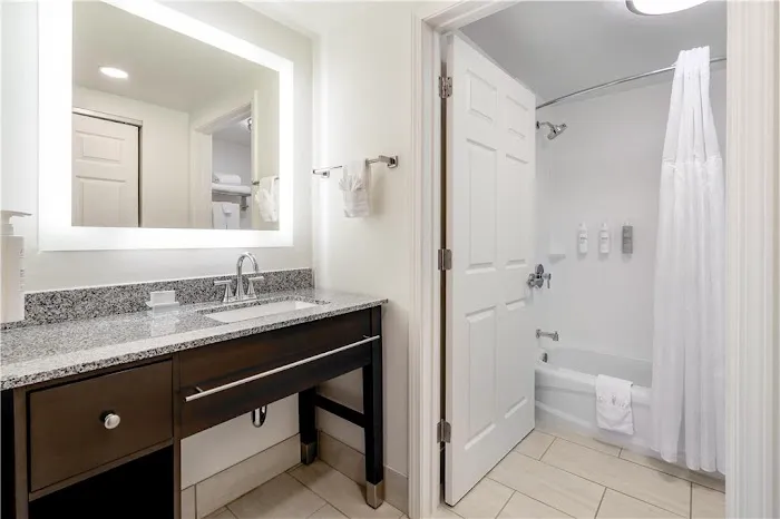 Homewood Suites by Hilton Eatontown 4
