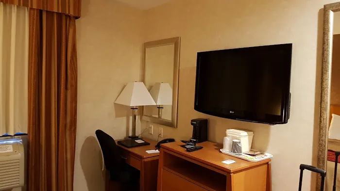 Bellerose Inn 4