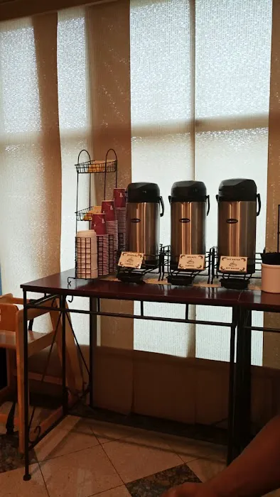 Bellerose Inn 4