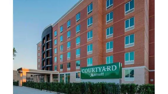 Courtyard New York Queens/Fresh Meadows 4