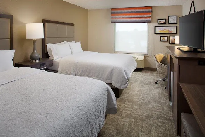 Hampton Inn Garden City Long Island 4
