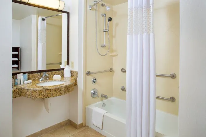 Hampton Inn Garden City Long Island 4