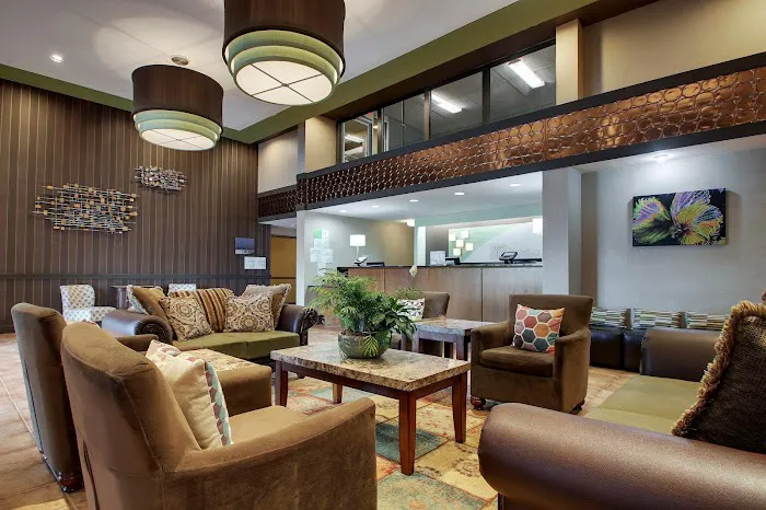 Holiday Inn Westbury-Long Island by IHG 4
