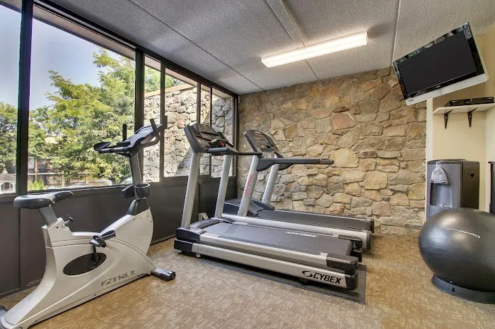 Holiday Inn Westbury-Long Island by IHG 4