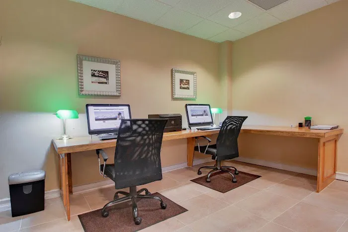 Holiday Inn Westbury-Long Island by IHG 4
