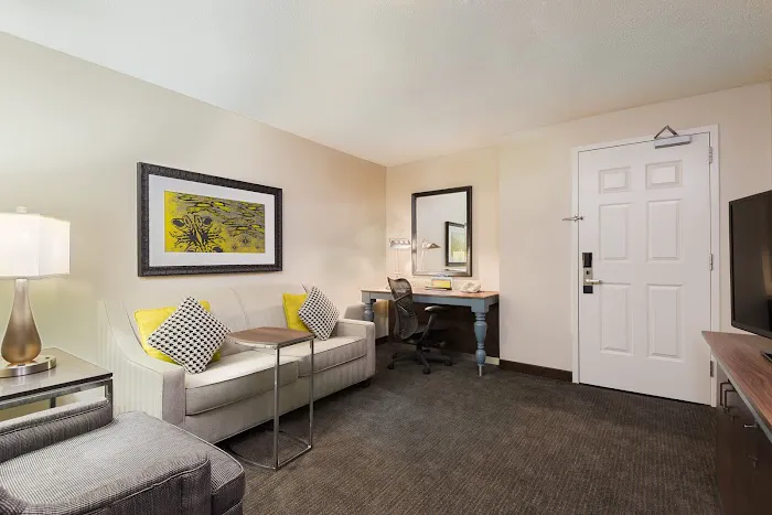 Hilton Garden Inn Westbury 4