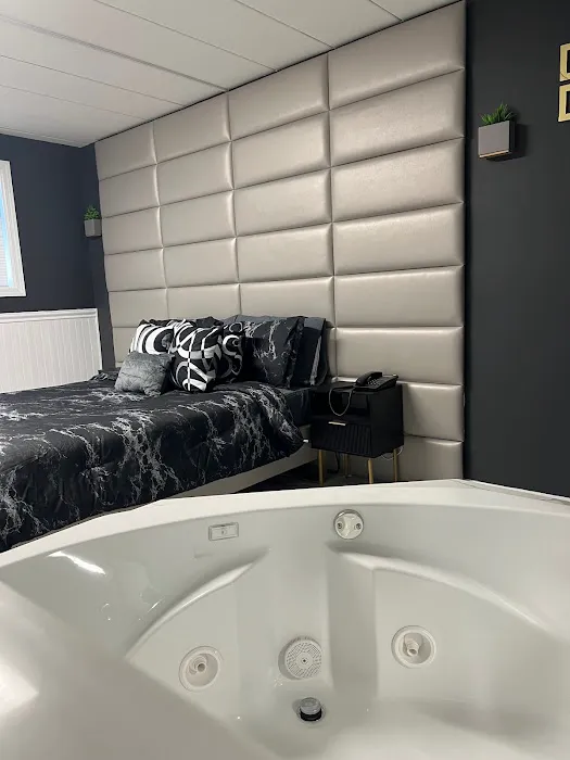 Pines Motor Lodge 4