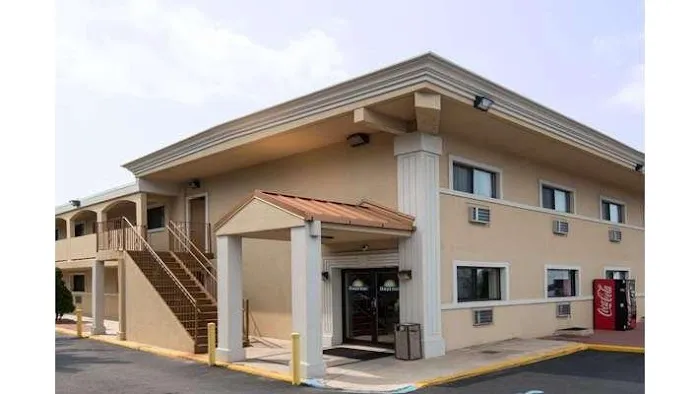 Days Inn by Wyndham Long Island/Copiague 4
