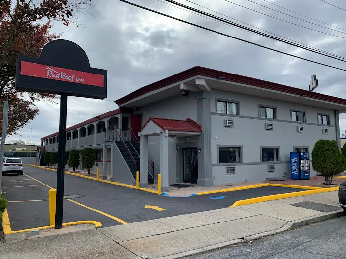 Red Roof Inn Copiague 4