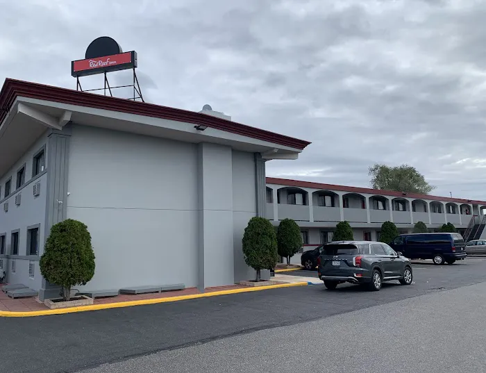 Red Roof Inn Copiague 4