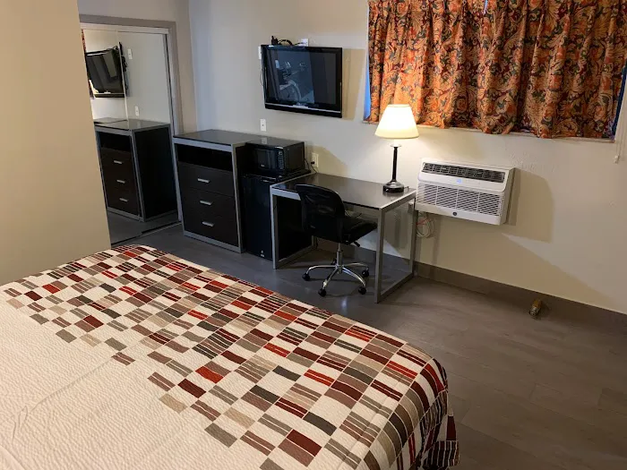 Red Roof Inn Copiague 4