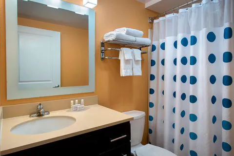 TownePlace Suites Republic Airport Long Island/Farmingdale 4