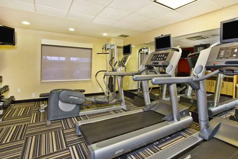 TownePlace Suites Republic Airport Long Island/Farmingdale 4