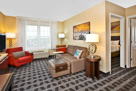 TownePlace Suites Republic Airport Long Island/Farmingdale 4