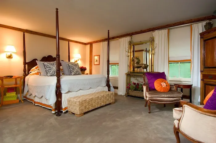 Homestead Inn 5