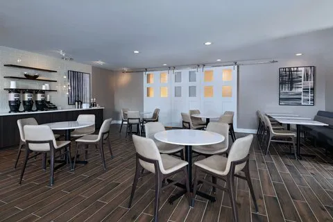 Residence Inn New Brunswick Tower Center Blvd. 4