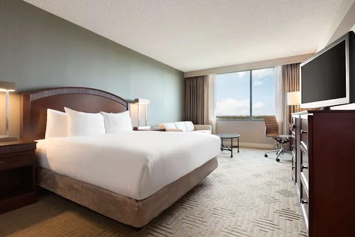 Hilton East Brunswick Hotel & Executive Meeting Center 4