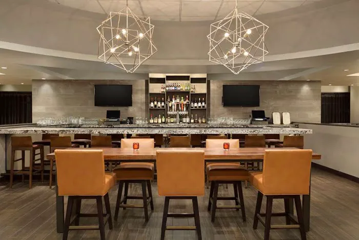 Hilton East Brunswick Hotel & Executive Meeting Center 4