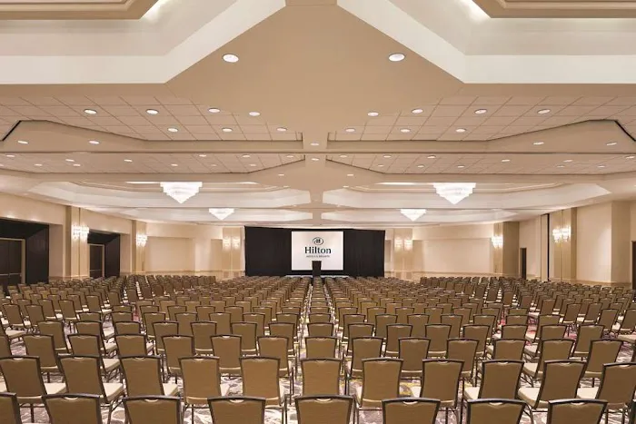 Hilton East Brunswick Hotel & Executive Meeting Center 4