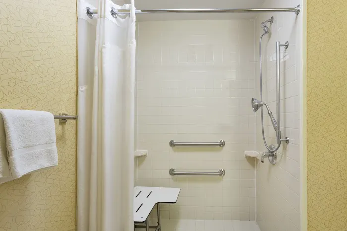 Holiday Inn Express & Suites Tower Center New Brunswick by IHG 4