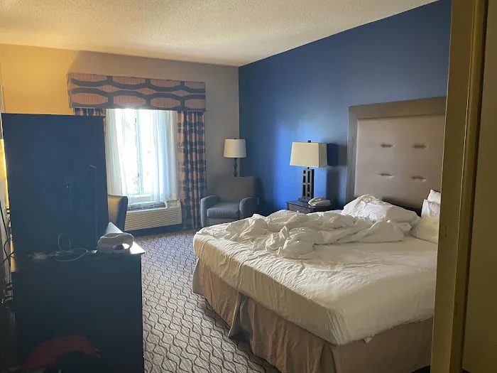 Holiday Inn Express & Suites Tower Center New Brunswick by IHG 4