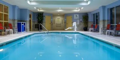 Holiday Inn Express & Suites Tower Center New Brunswick by IHG