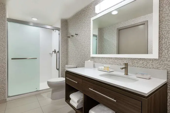Home2 Suites by Hilton New Brunswick 4