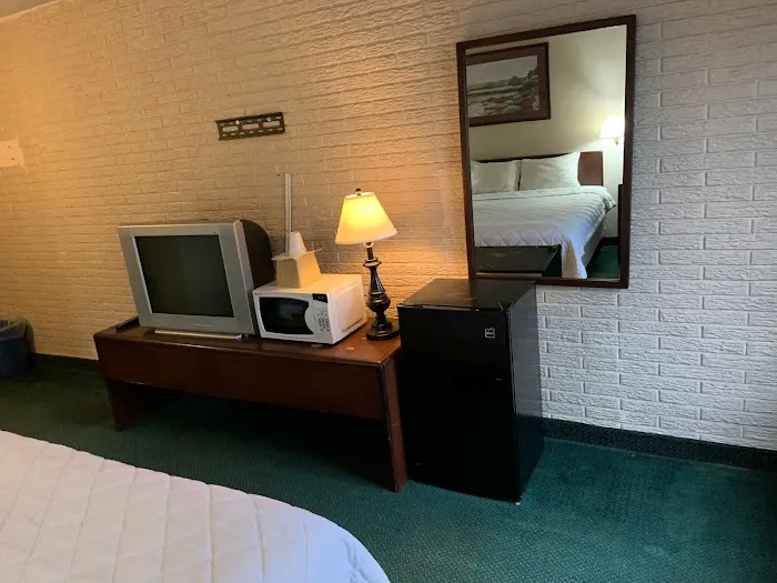 Town Inn & Suites South Plainfield NJ 4
